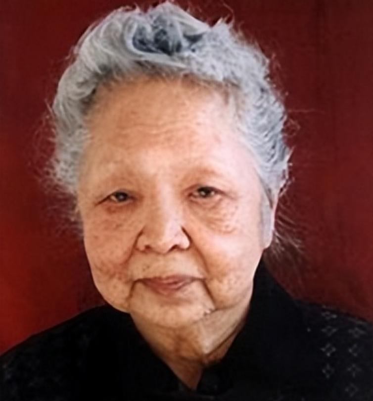 1957年，美国海关私吞了中国女人行李箱里面的6800美金，她却开心地笑了，殊不