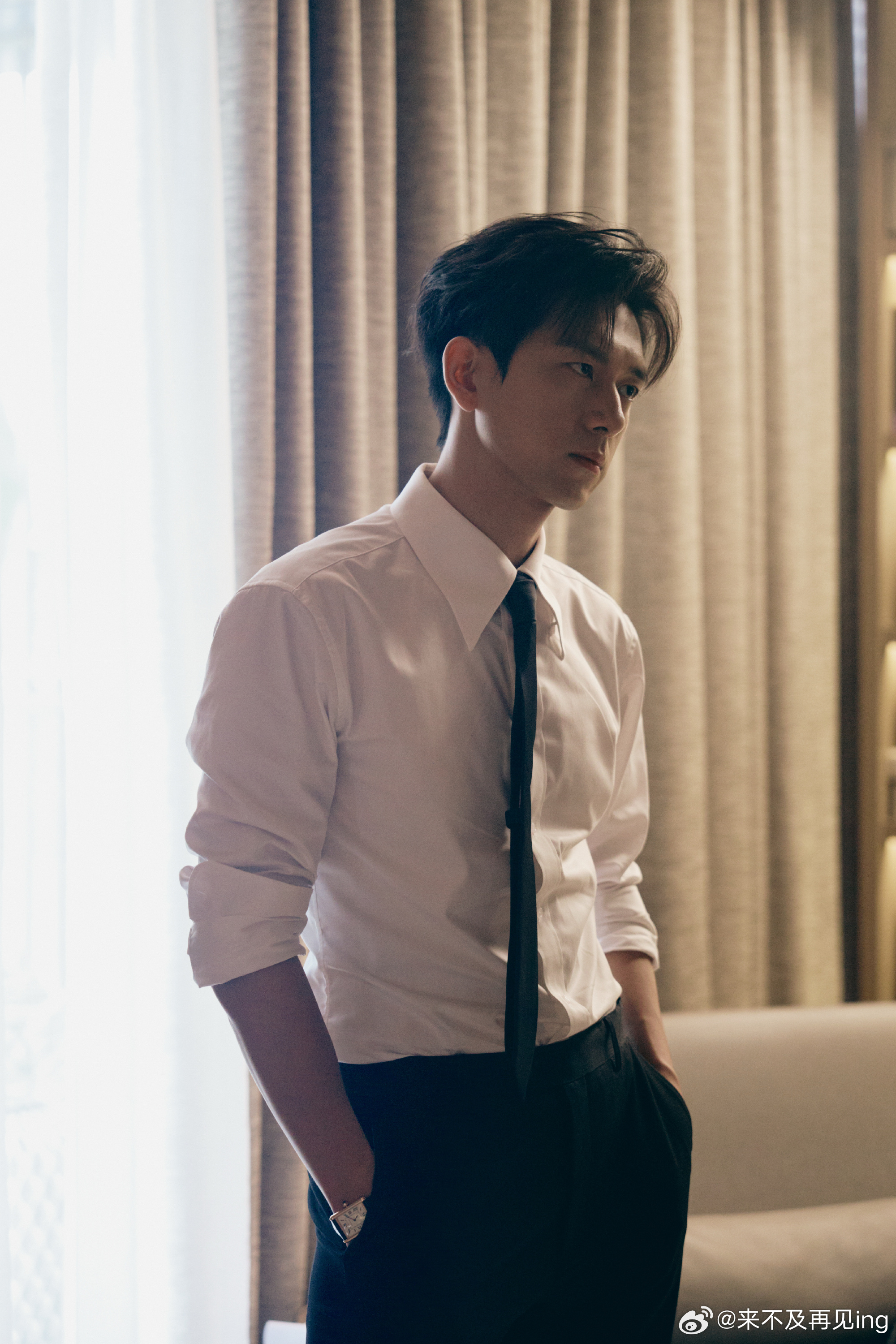 prada代言人李现 lx李现卡地亚品牌大使 人生海海，和你的相遇，是神迹，也是