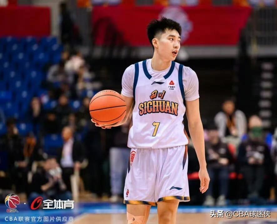 彻底凉了！32连败+新秀段睿骐离队，这支总冠军球队连“遮羞布”都没了

56-8