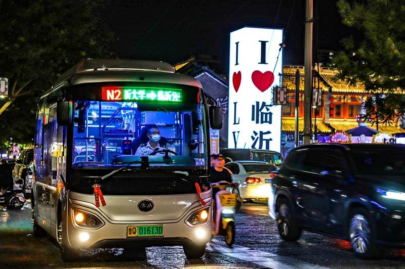 油价那肯定高啊！[捂脸]就目前情况，全国 92 号汽油均价约 7.63 元/升，