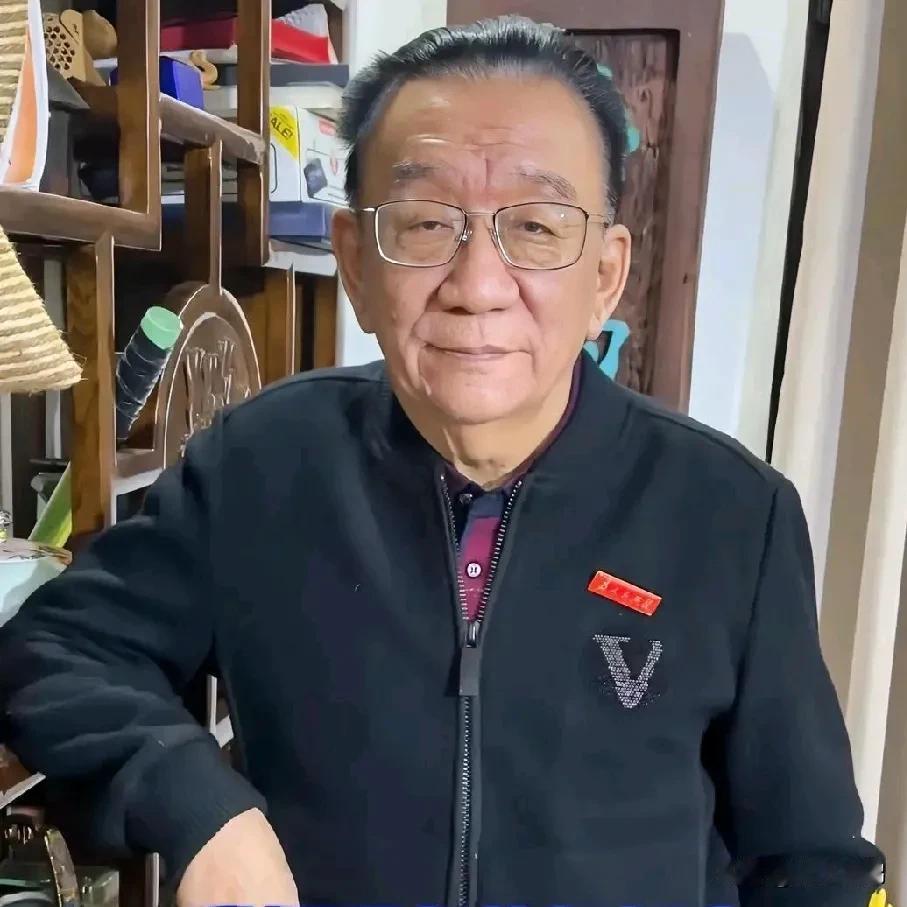 “我看问题不大”
  德云社相声的低俗，曾引起国家有关部门的注意，有领导扮观众暗