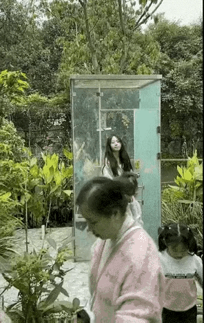 这个厕所的设计真是一言难尽，
是不是有点形同虚设了？