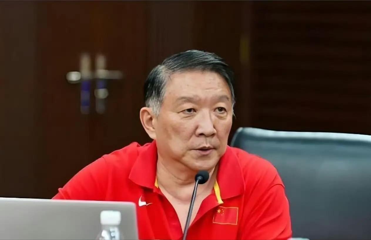 中国女篮传来三个消息，其中第3个消息让人肃然起敬：

第一个消息，FIBA官网最