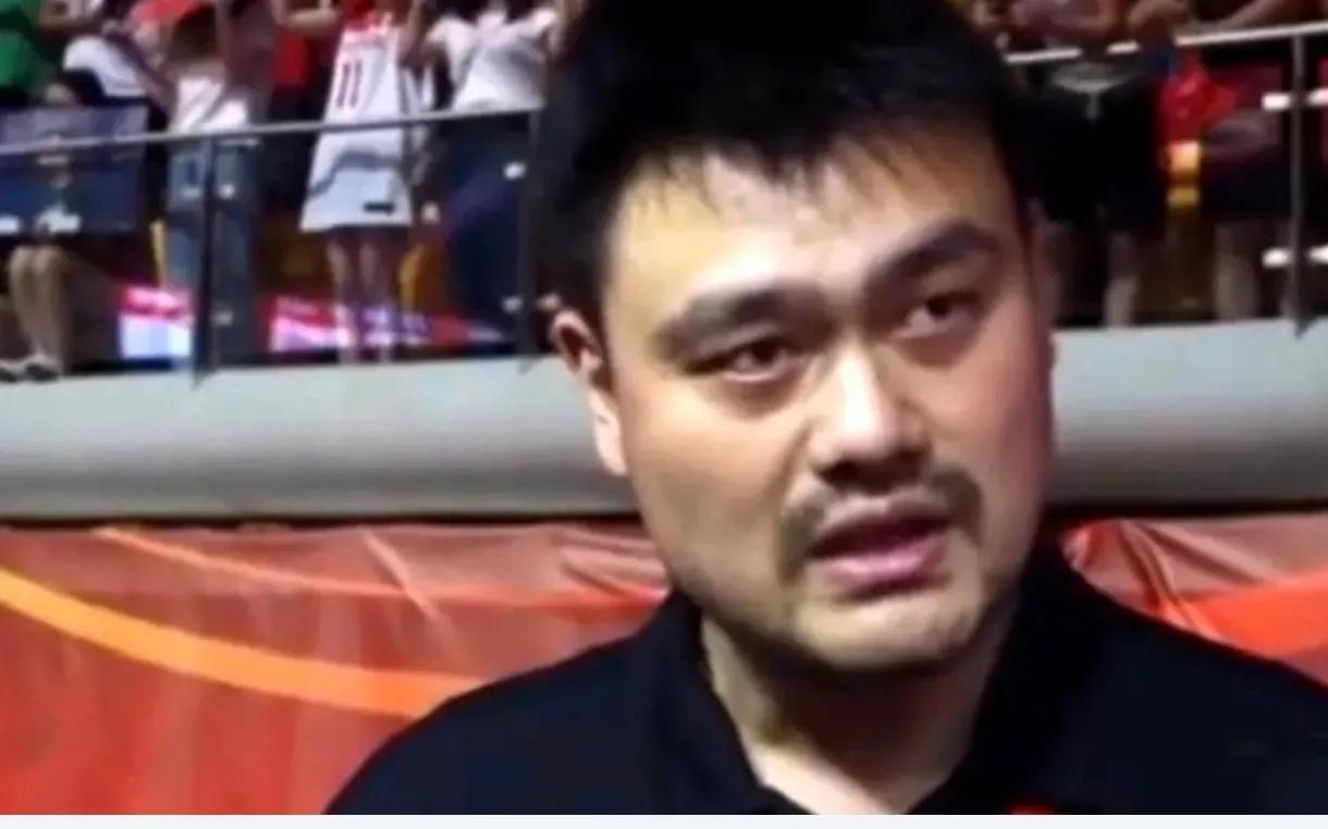 网上说姚明提交辞呈，令人扼腕叹息。姚明对中国男篮的贡献如此巨大，还是落此下场。