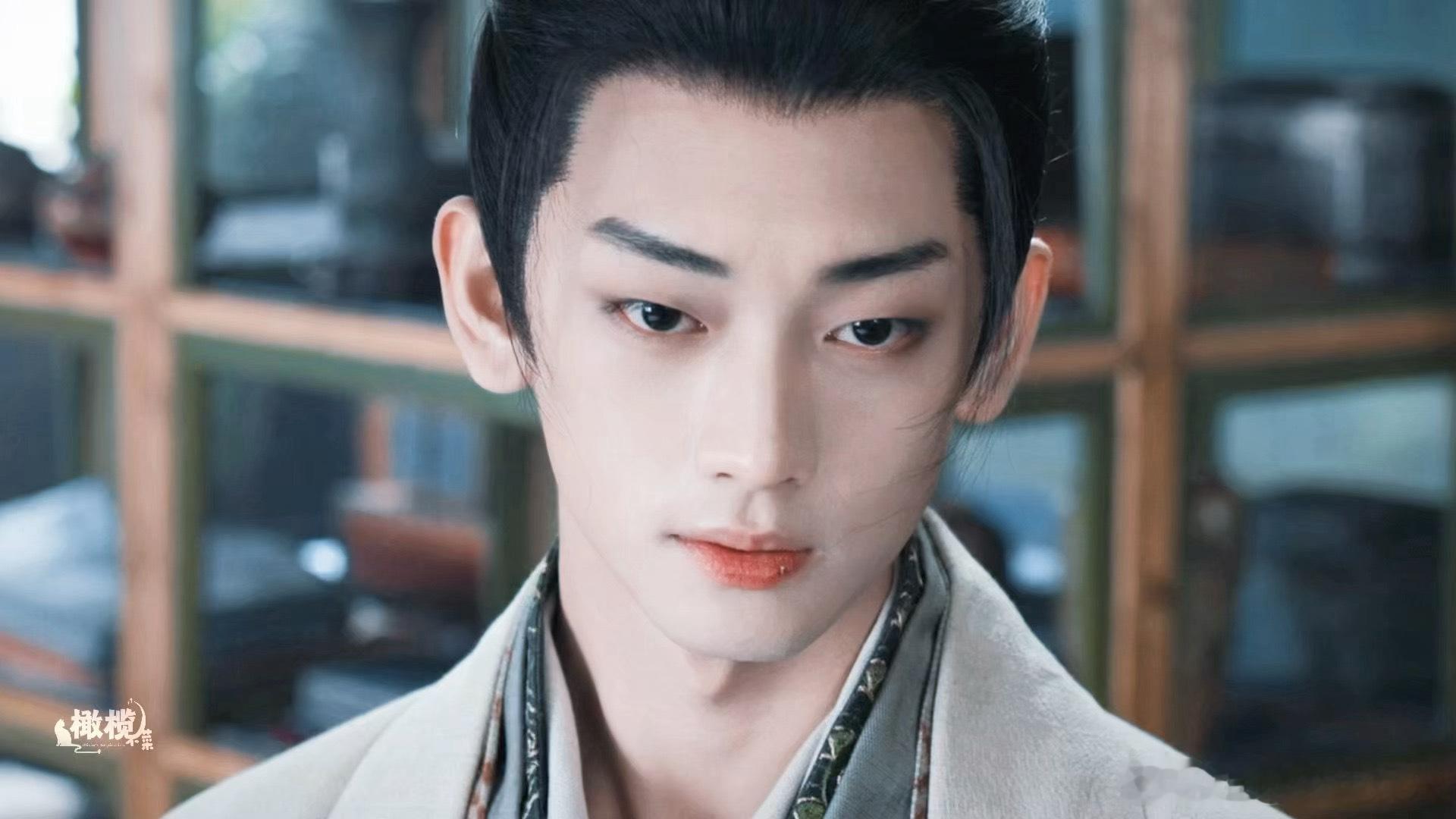 李孝谦冰湖重生纯正姐狗味 冰湖重生里最让我心动的就是李策，表面风流随性，实则专一