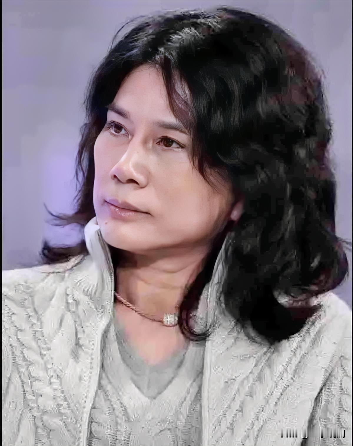 董校长的事，这几天看到不少人在争论学费贵不贵。

有个朋友跟我说，他当年读技校一