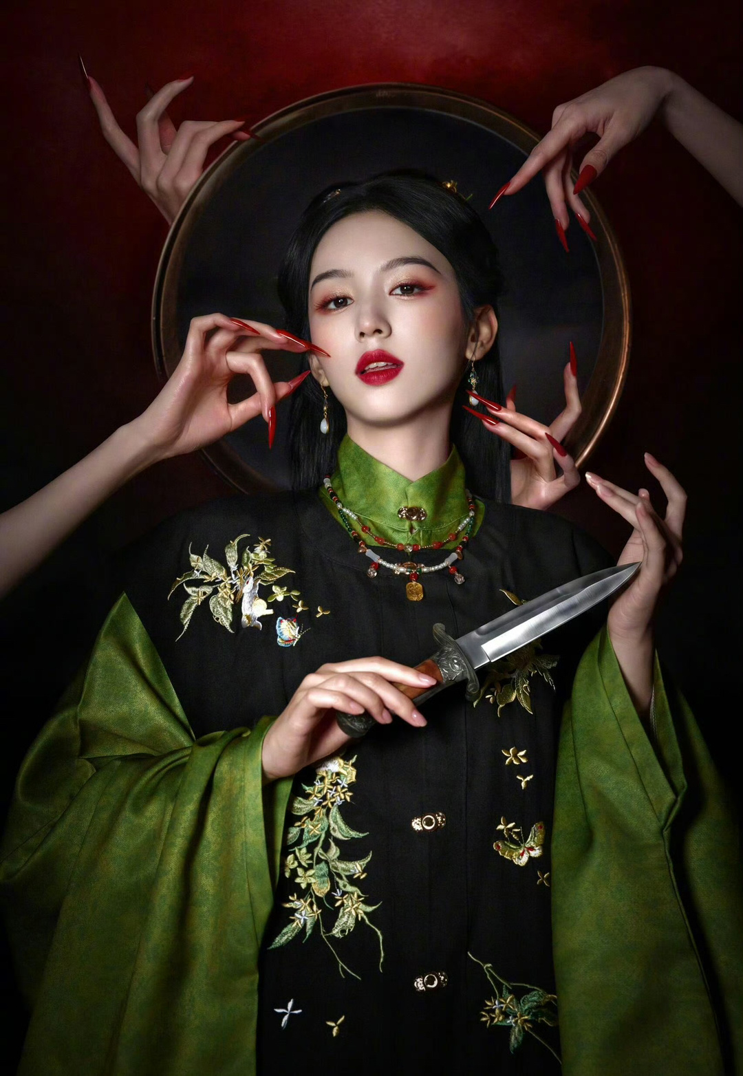 周也这扑面而来的阴湿女鬼风味，这把真的神了…🥵 ​​​