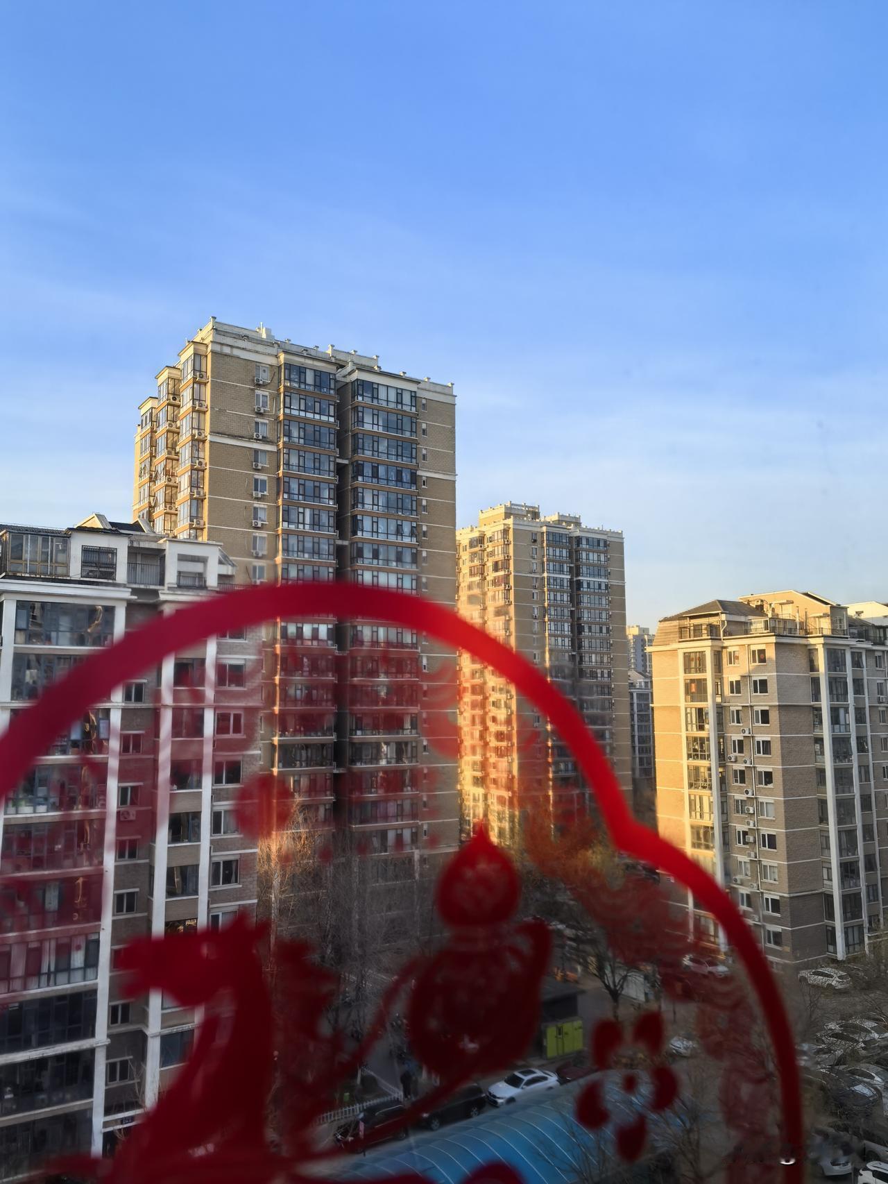 昨日二月初一龙睁眼日
夜宴炎黄艺术馆江君府，春风入席，新朋旧友围坐一堂，阴阳和合