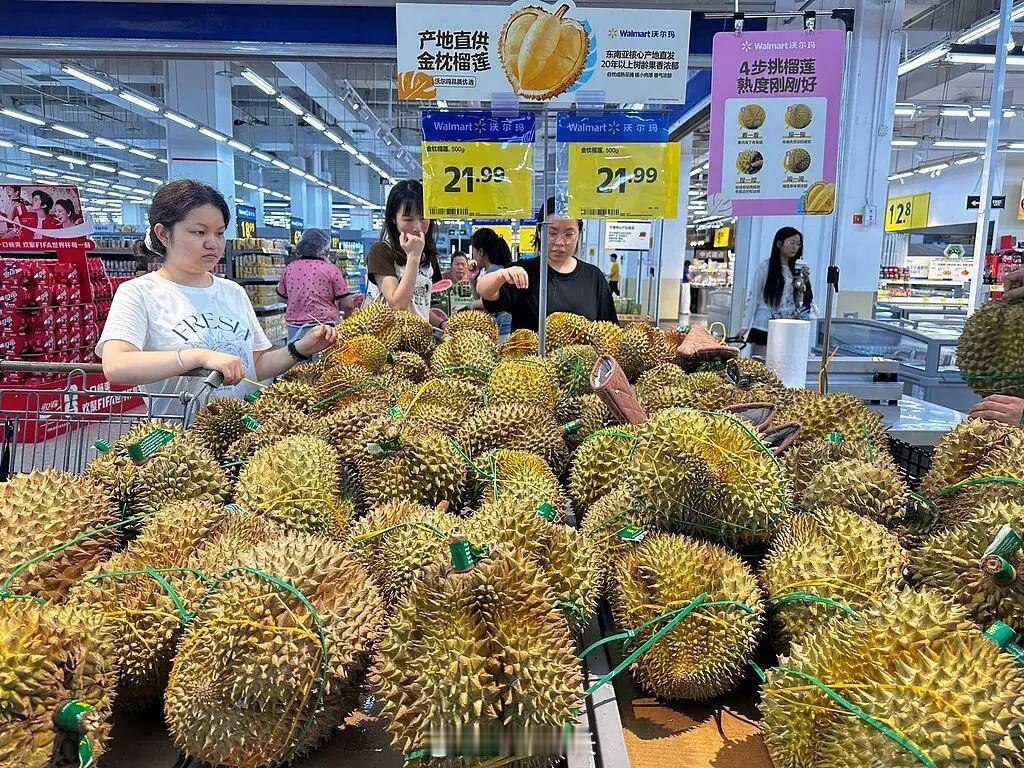 大家有感觉榴莲价格变便宜吗？官方统计，去年榴莲进口达到186.8万吨，数量比20