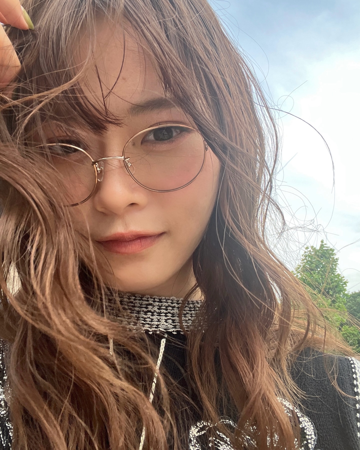 山崎怜奈「期間限定でゆるっとパーマ♡元々かなりの直毛なので、いい気分転換?