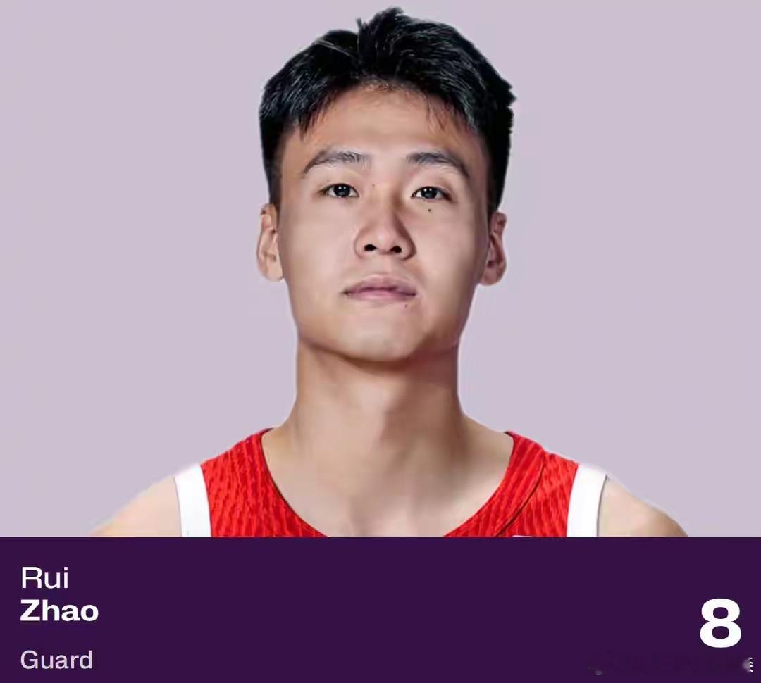 中国男篮 中国男篮首发5人为：中锋胡金秋，前锋：王浩然、朱俊龙。后卫：赵睿、贺希