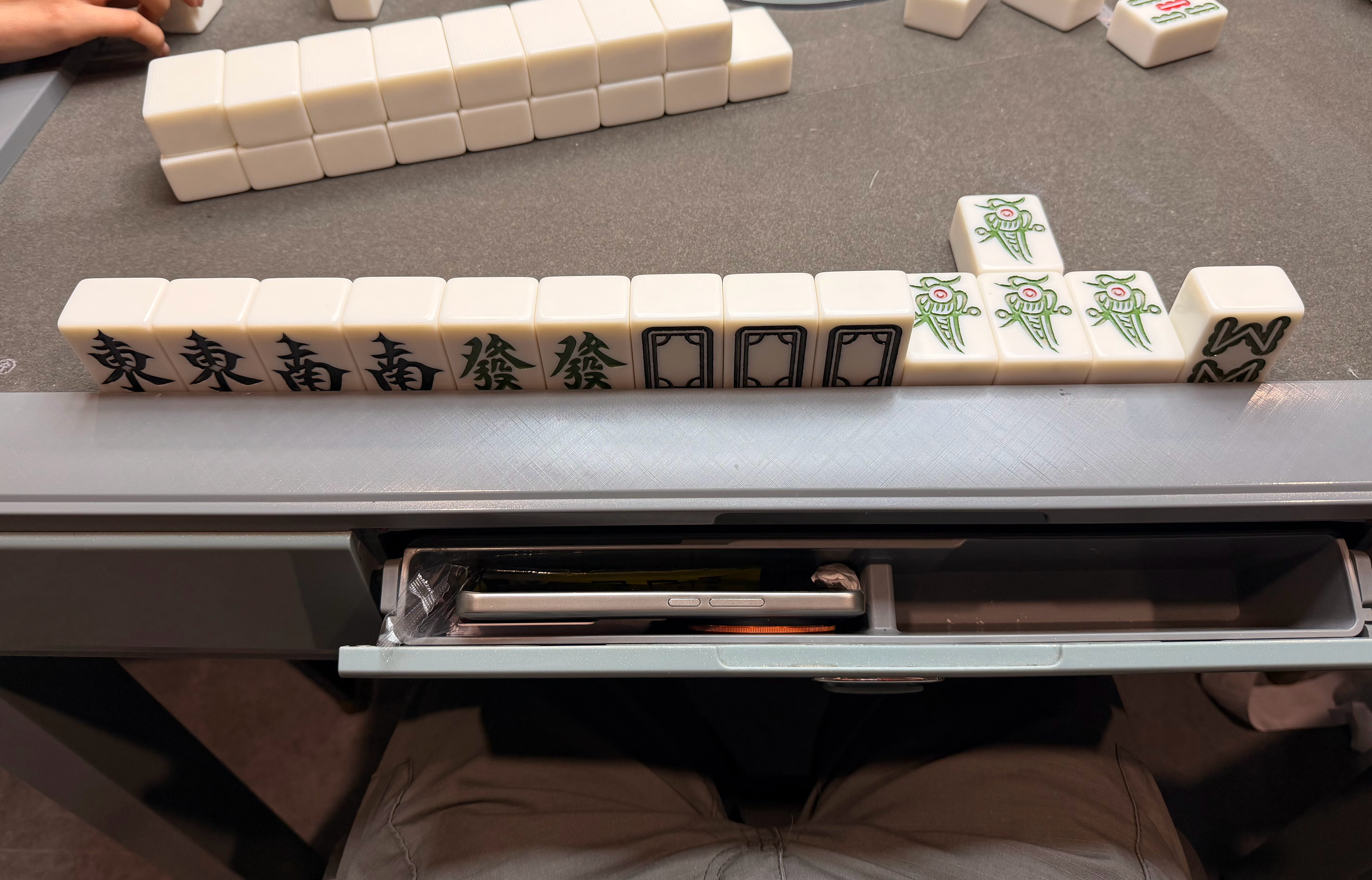 不是……这个牌组没胡就算了，我一炮双响还有个七小对算什么？