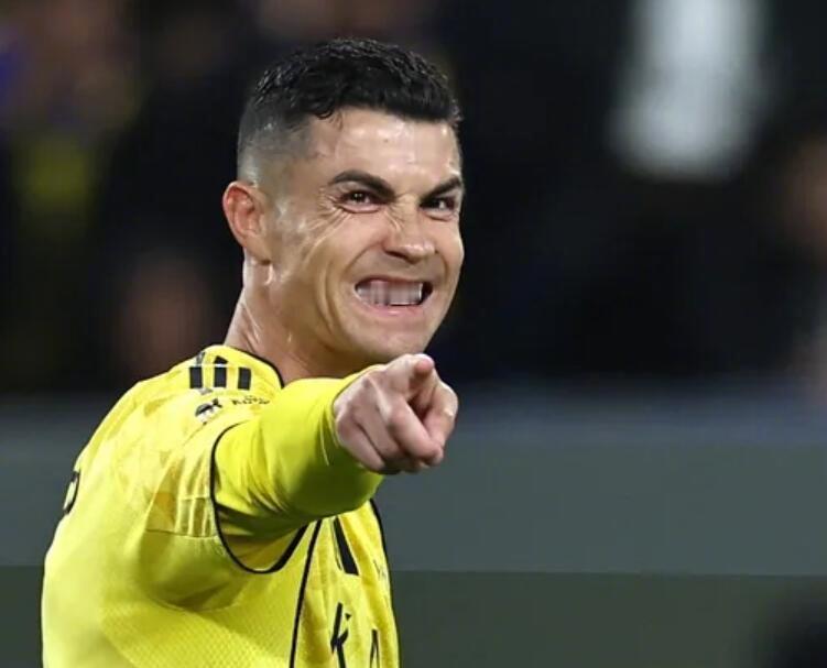 美国高山滑雪运动员林赛-沃恩在冬奥会遭遇严重伤病，经紧急手术才保住腿部，克里斯蒂