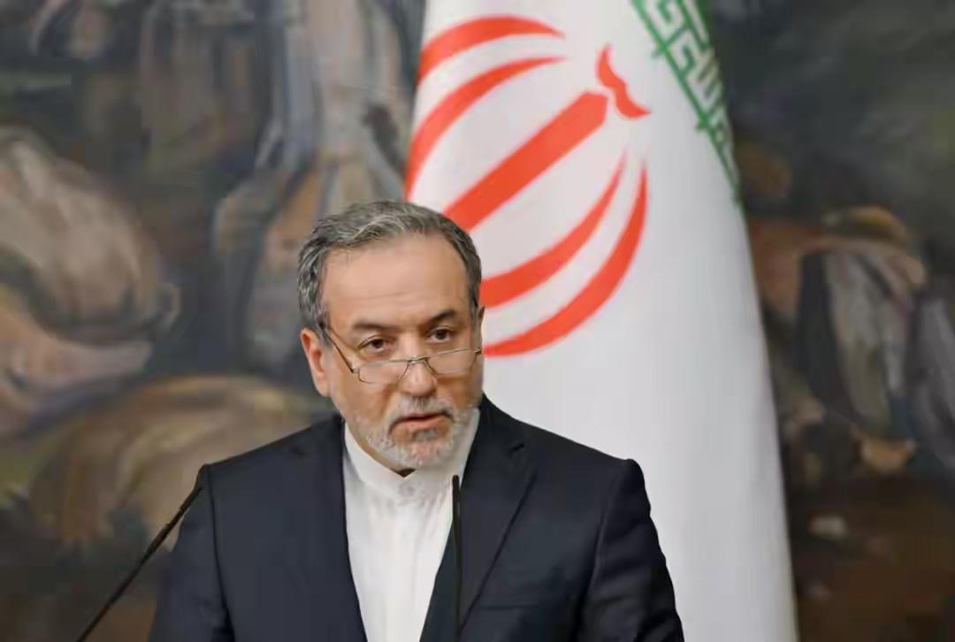 开出条件后，伊朗专机落地俄罗斯，特朗普想谈判，却错过最佳时机
 

美国与伊朗停