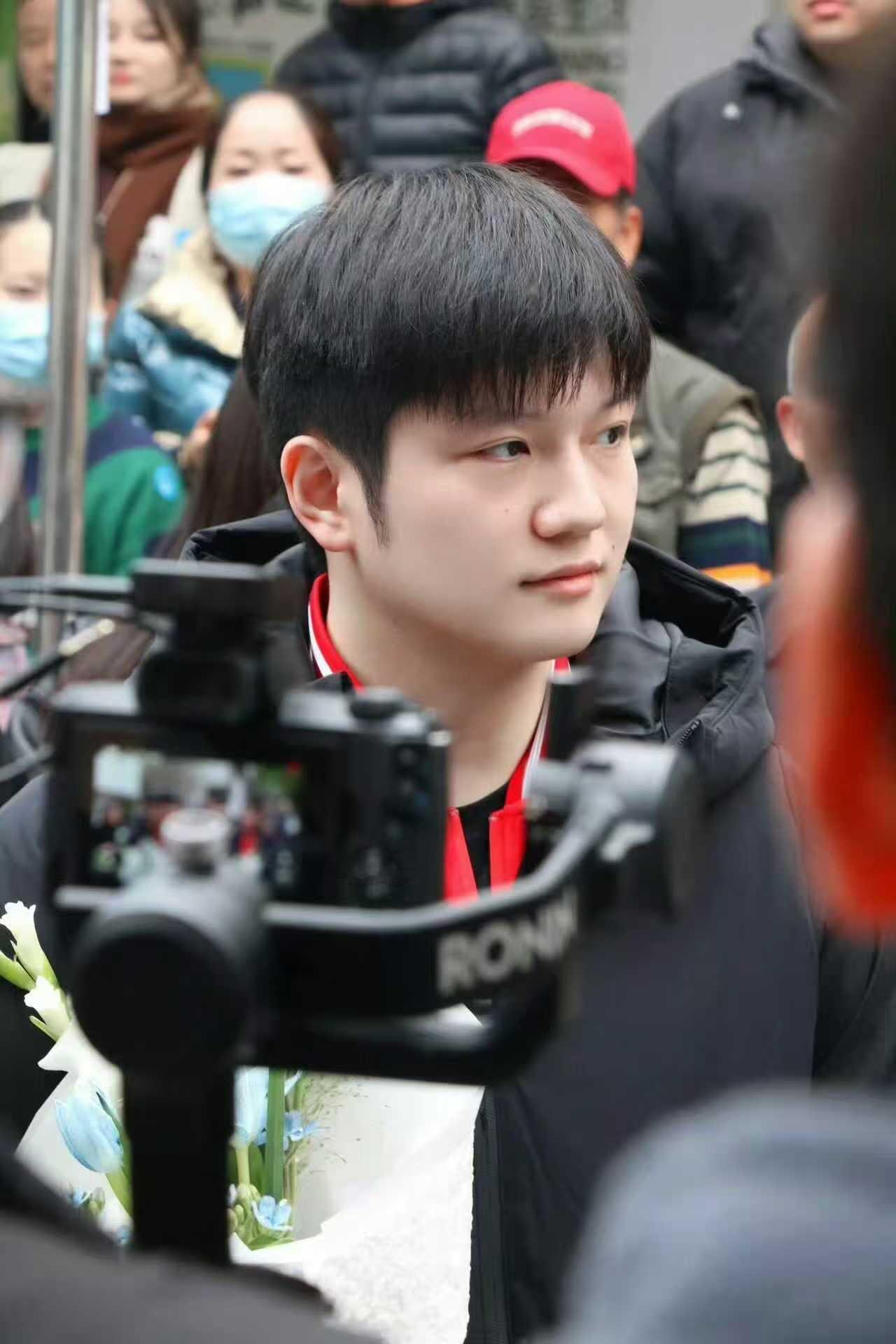 如果樊振东是你的孩子，是否会忍心将其一人放到国外呢？（这里不是在指小胖父母）
