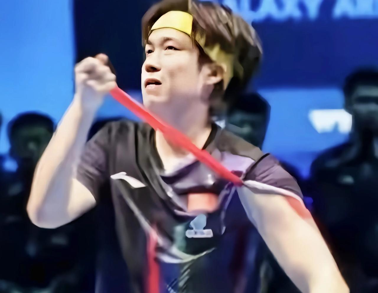 好样的王楚钦，撕掉肌贴完成自己成人礼，像极小胖解下护腰带瞬间
那一幕，大概很多球