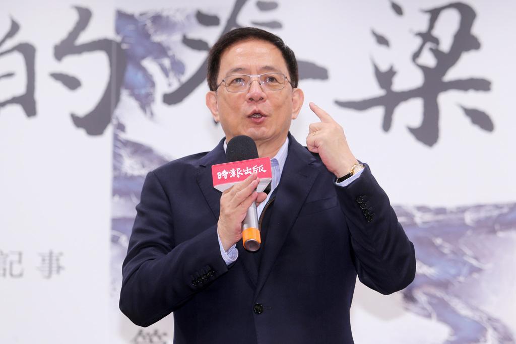 被称为“管爷”的前台大校长管中闵又出手了！他今天在社交平台发表一封给晚辈的书信写
