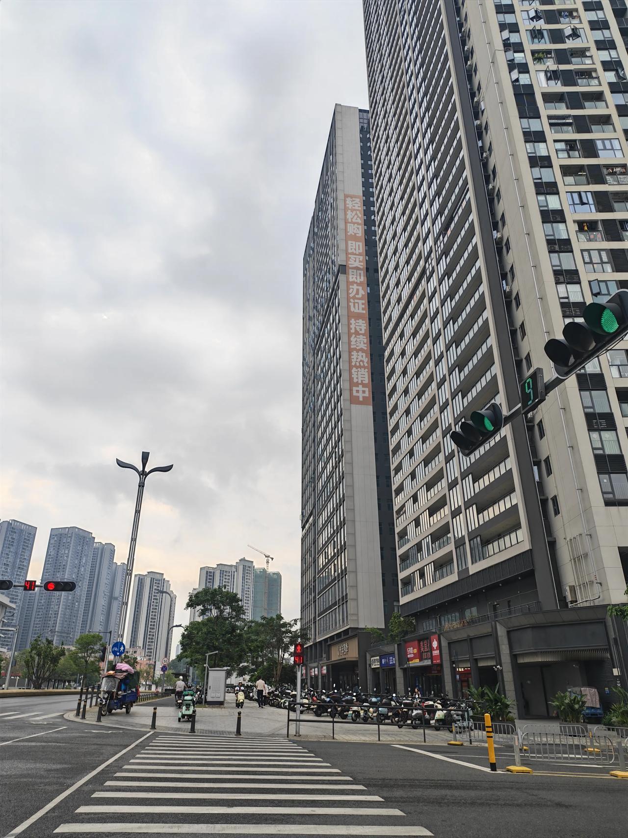 晒出你的本地生活深圳光明这些年的变化实在是太大了，2017来到深圳，那时候的光明