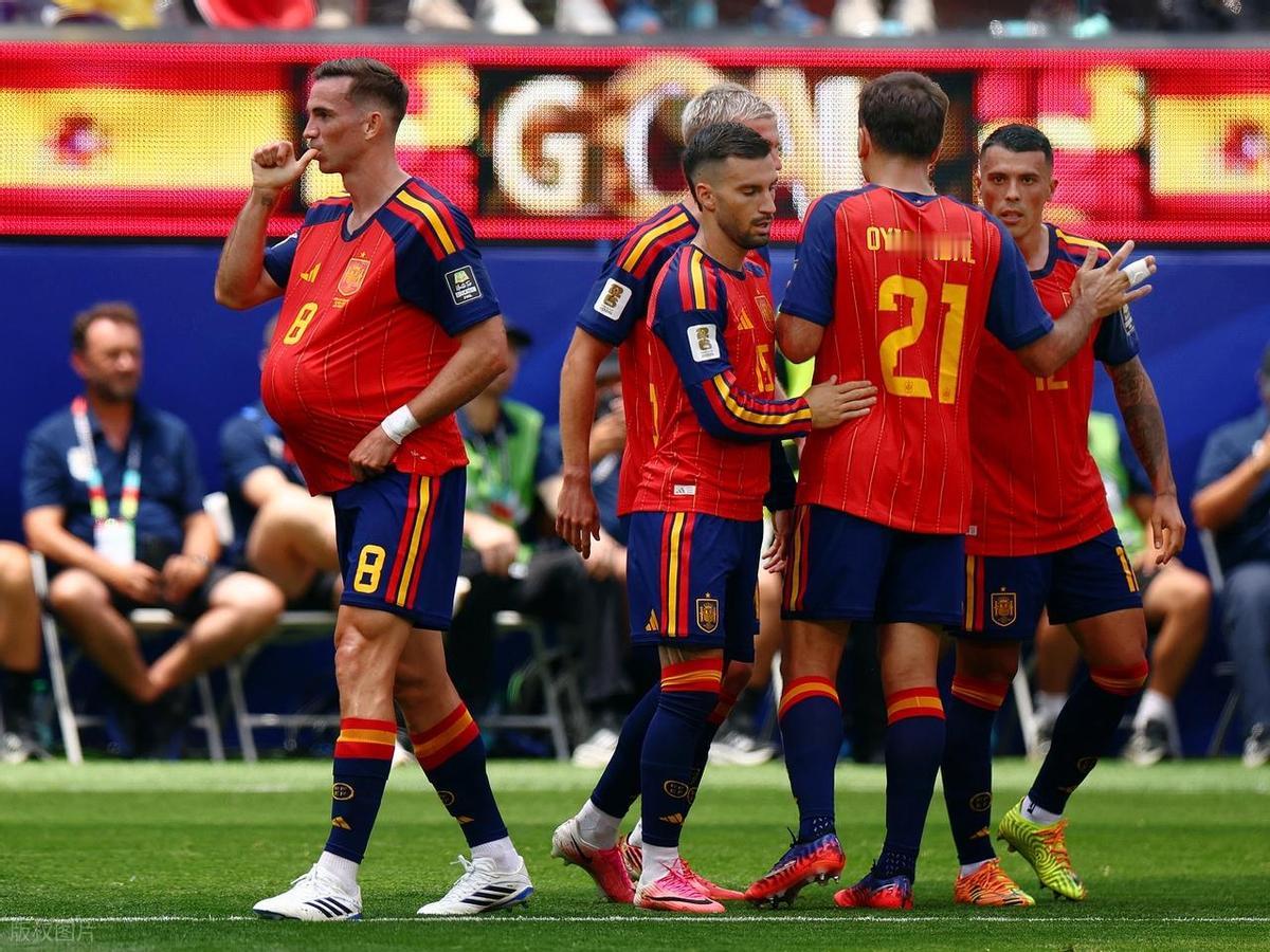 2-1！世界杯上演神奇一夜，西班牙纪录被终结，替补2分钟绝杀

7 月 11 日