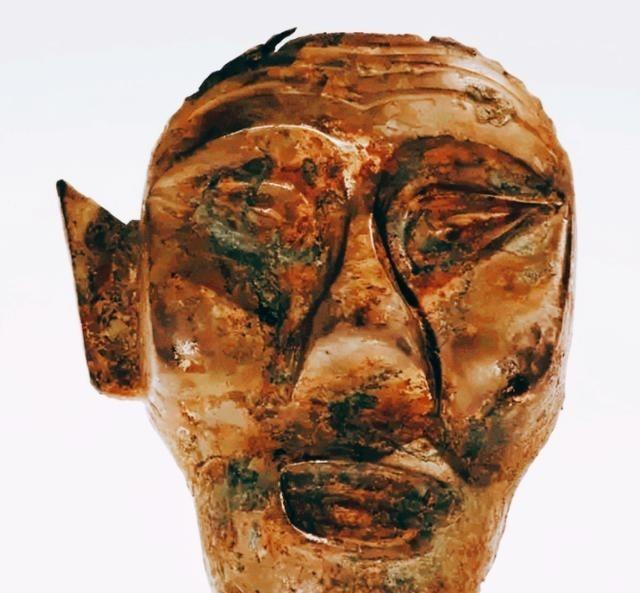 “请中国将满洲归还给韩国！”吉林出土了一件鎏金面具，韩国人看到了这件文物，认为这