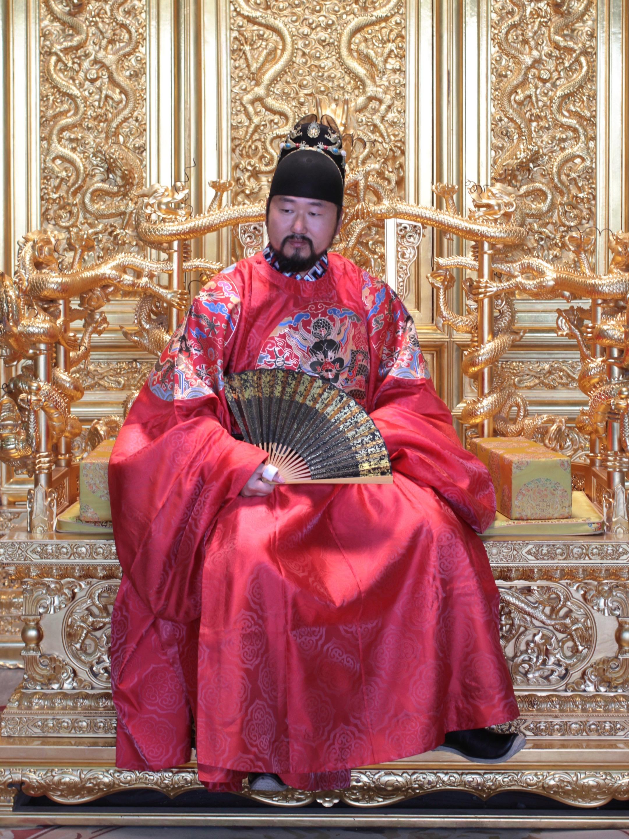 大明皇帝找你聊天，你来不？这不，过了万粉了，准备在直播跟大家随便聊聊。...
