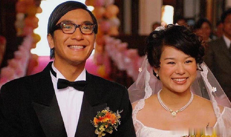 胡杏儿的体型真的有弹性，原来好胖 ​​​