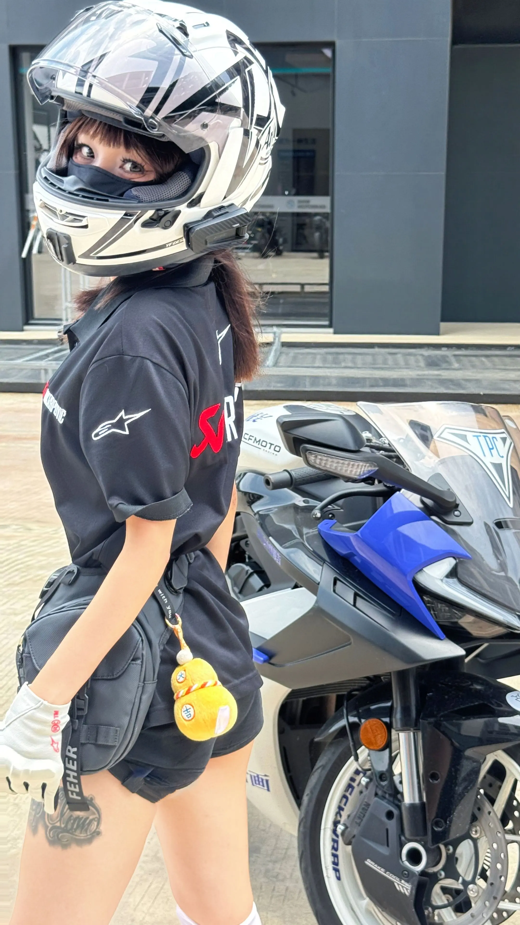 你的行为好伤人 但没关系 我们不会再见了