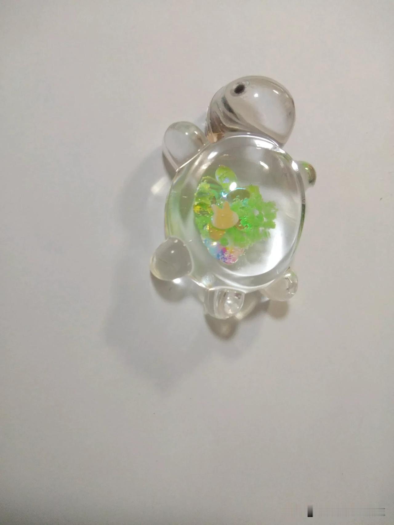 现在的玩具真的好看，玲珑剔透。小朋友送给我的，感觉我又回到了儿童时代。