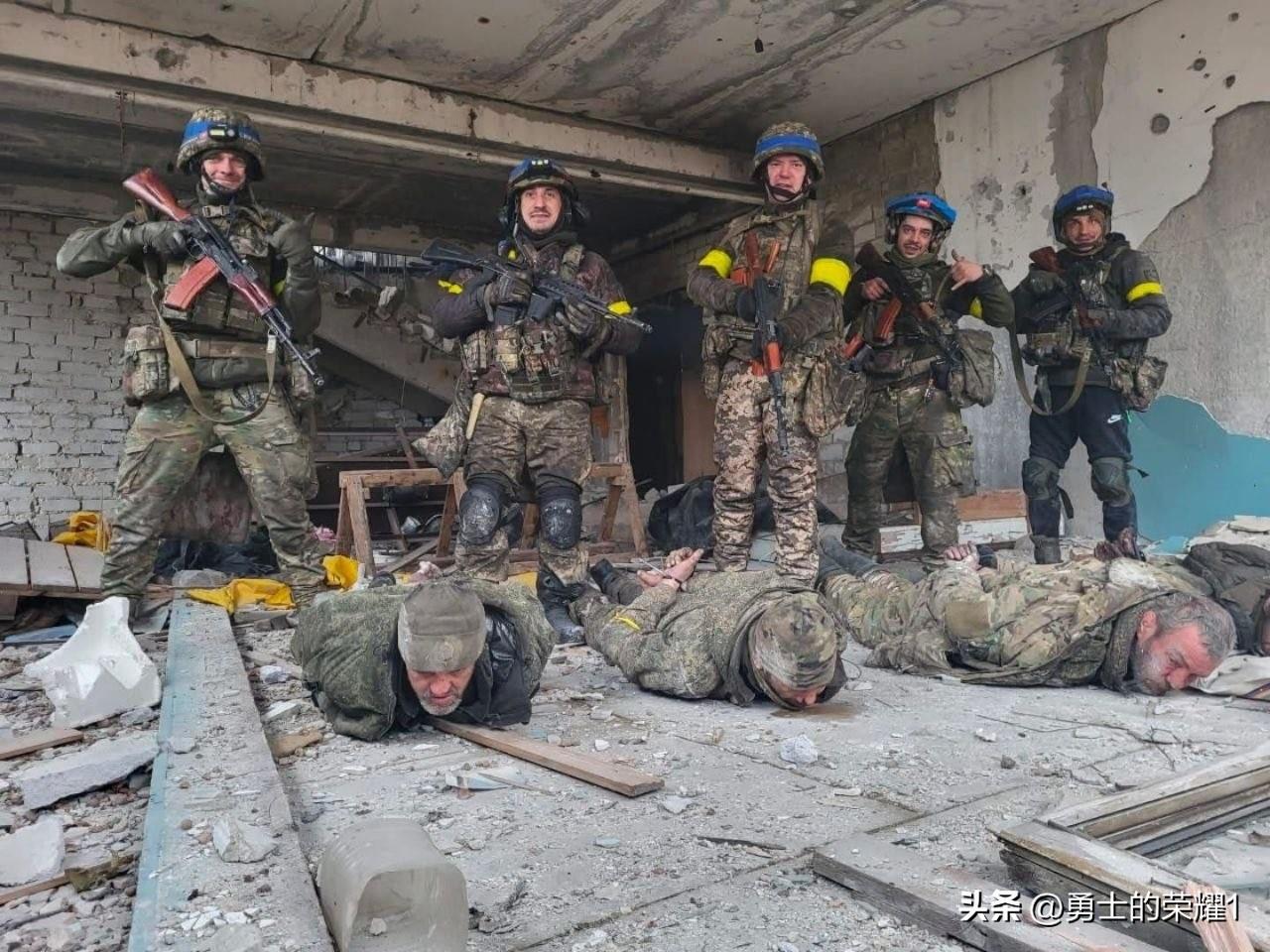 乌克兰‘西方’军事集团的部队解放了哈尔科夫地区的科夫沙罗夫卡村”，四名入侵者被击