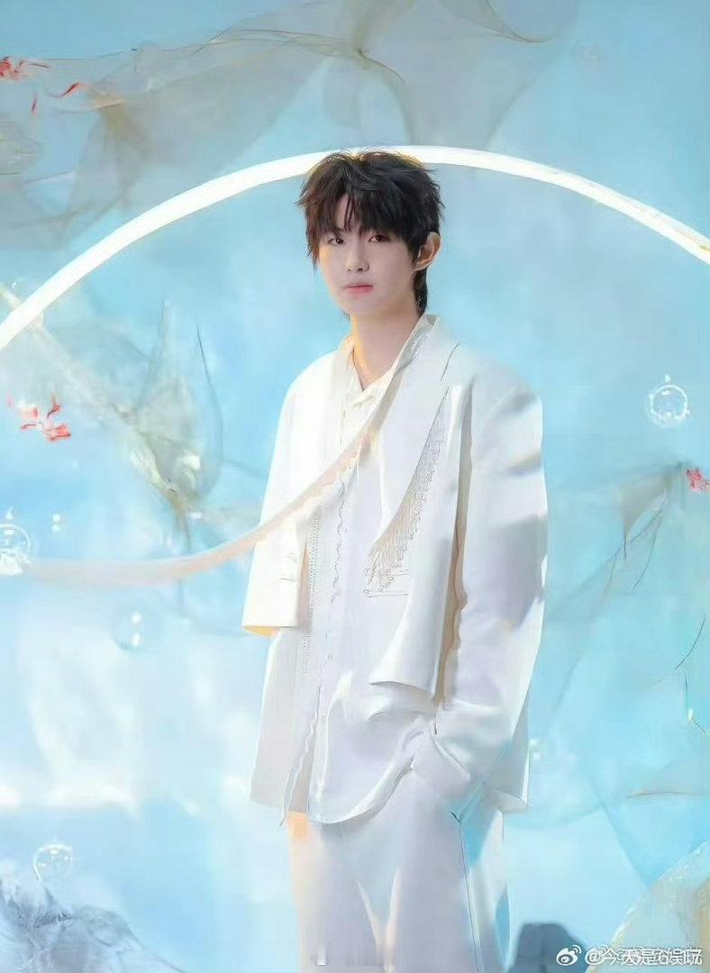 一诺灵儿勇闯芒果 一诺来为灵儿加油打气啦～聊到综艺剧本，直言自己向来随性自然。面