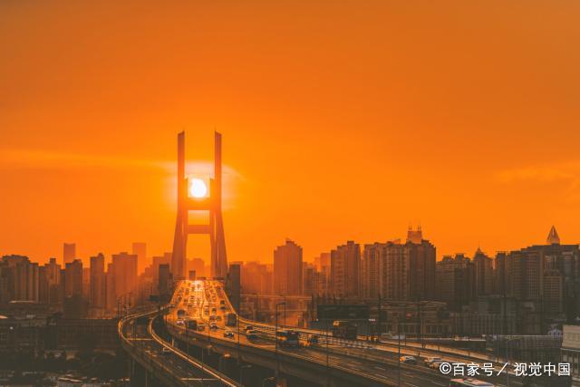 拿得起是勇气，放得下是智慧
 
人生如行舟，行囊有限，装下的越多，前行越难。有人