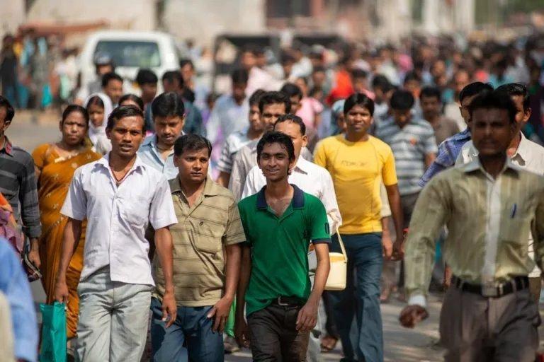 据说台湾计划引进10万印度劳工，首批1000人，民进党这一招太狠毒了，这是要彻底