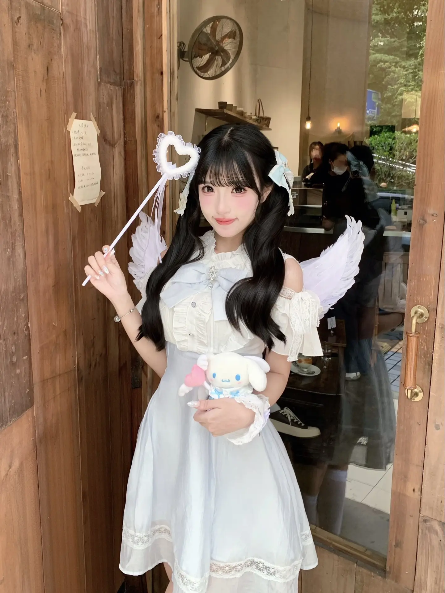 にこにこ…(៸៸᳐◜𖥦◝៸៸᳐)੭🐰 把我的心搞得一团乱 还在那里萌萌地笑