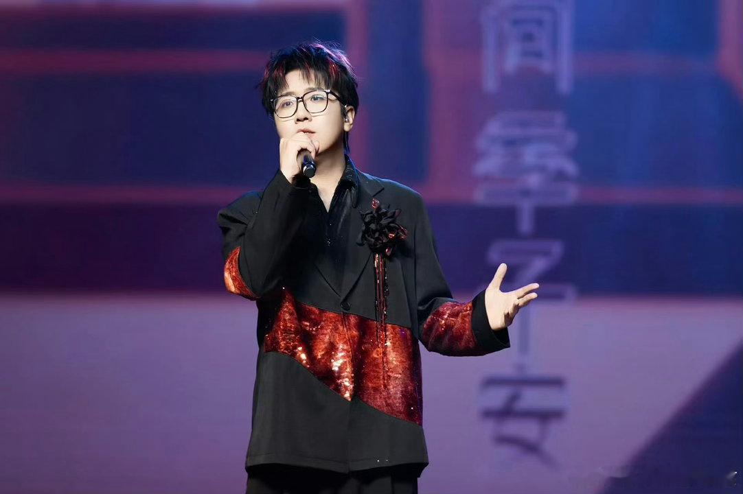 李常超银临端午节在南京开唱 蛙蛙燃炸全场是常规操作了每次都不会让人失望，坠子和丁