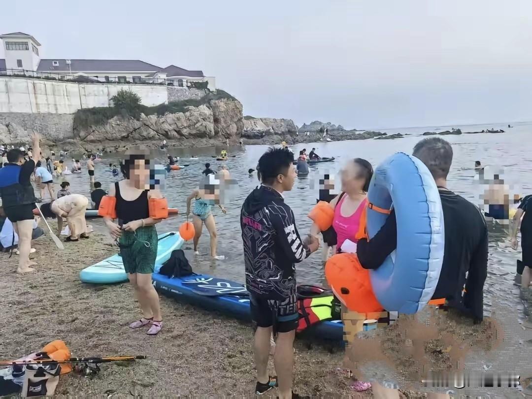海面风平浪静暗藏凶险！大连石槽海域紧急救援，六人全部脱险
 
看似平缓的近海海面