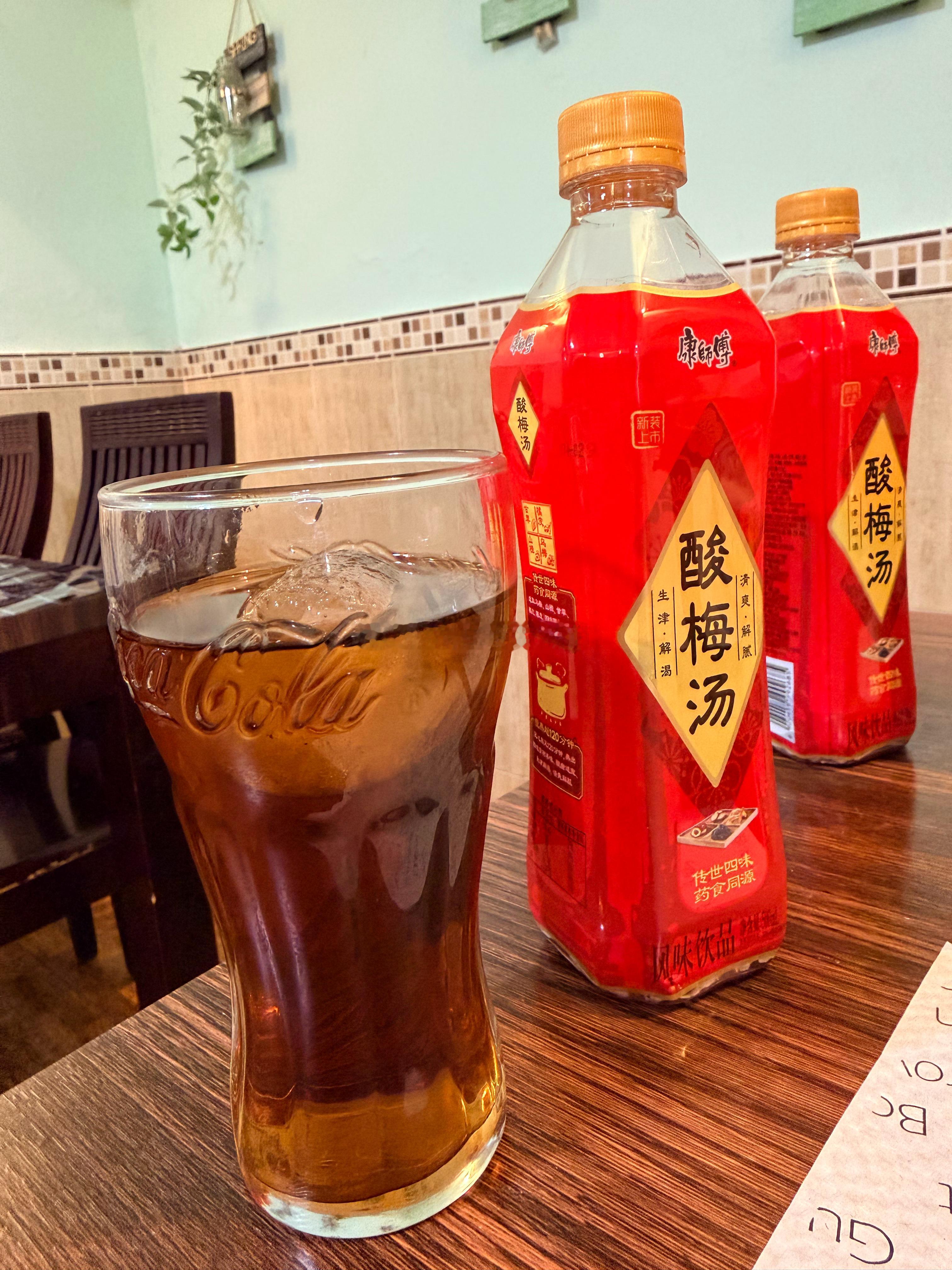 中餐厅！这是我喜欢的那家东北菜吃锅包肉要提前一天打电话定我今儿也是第一次订到 
