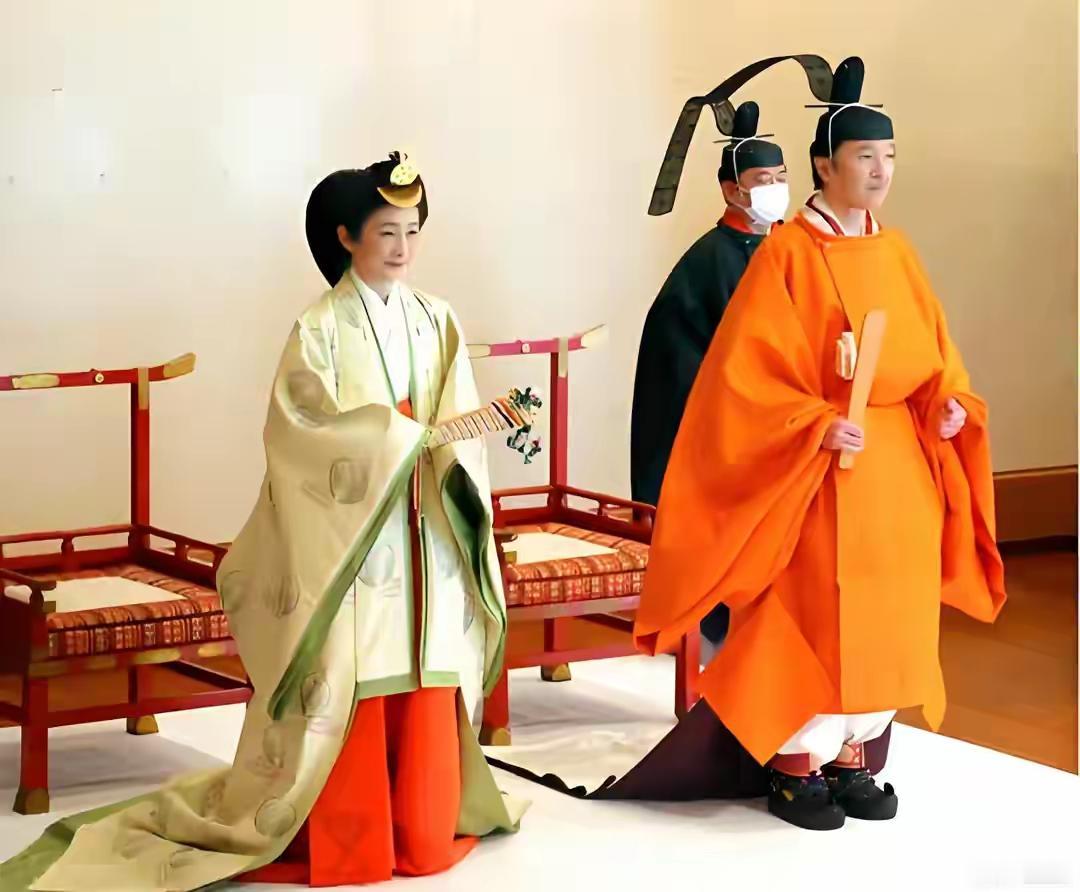 日本天皇后继无人了怎么办？
日本天皇制可以追溯到公元前660年，到现在已经200