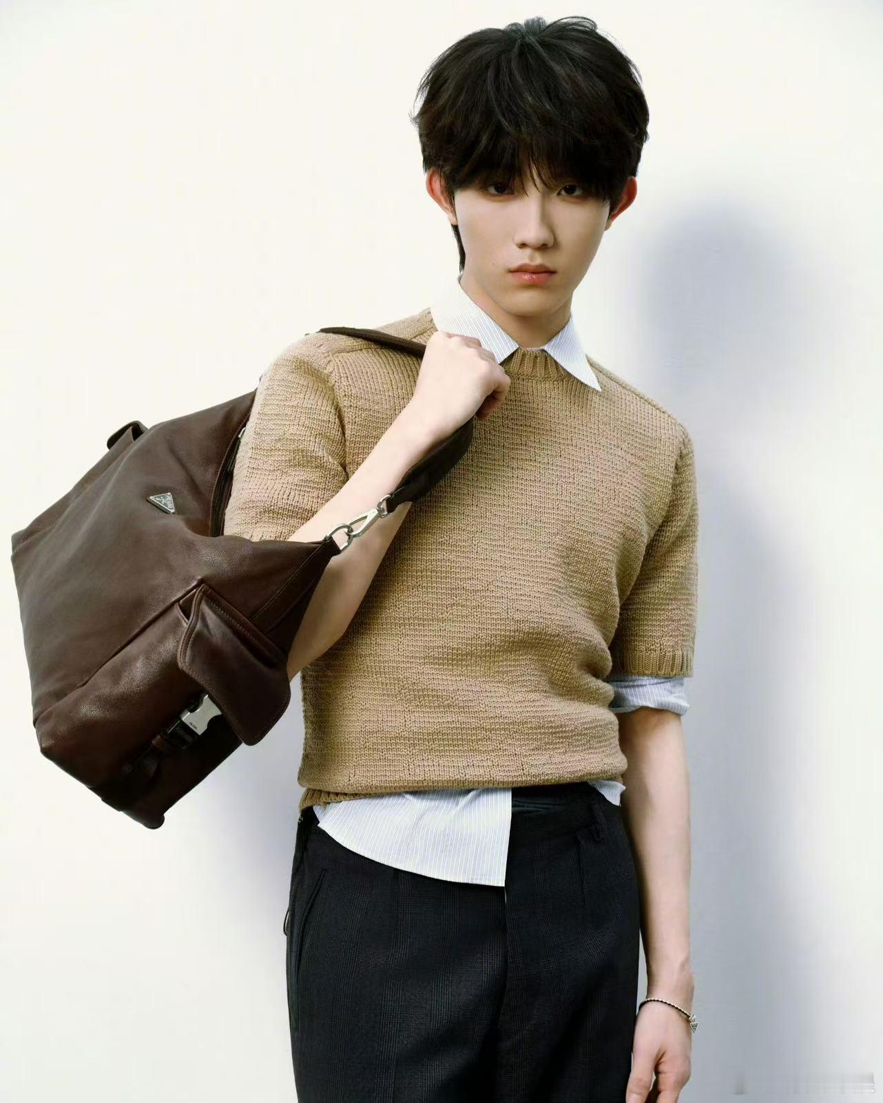 苏新皓时装周出图苏新皓时装周看秀造型苏新皓时装周看秀造型，帅，