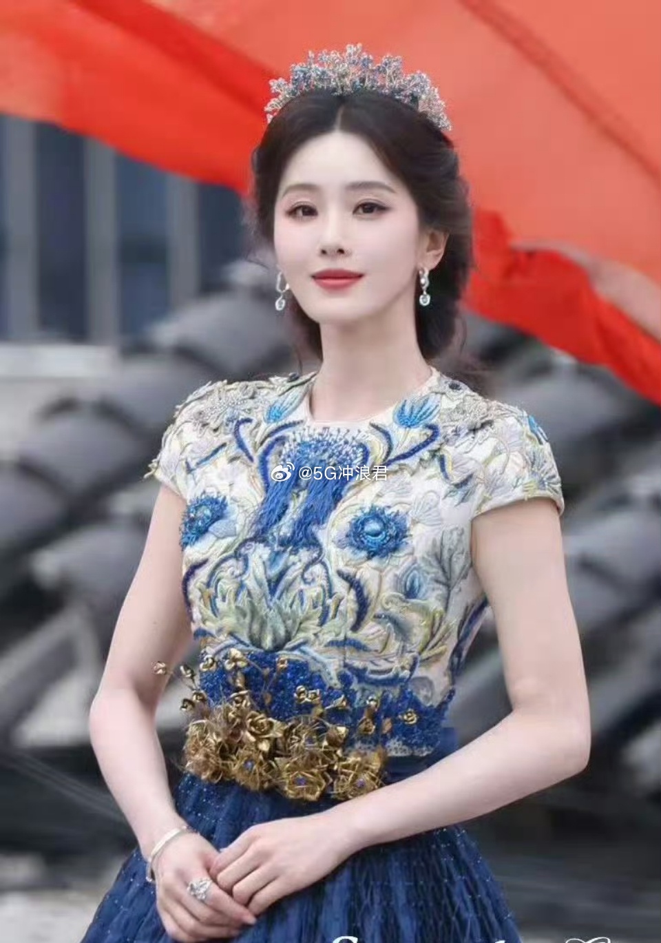 刘诗诗又在撩妹内娱清冷系撩妹天花板，优雅又有距离感，越看越心动。 