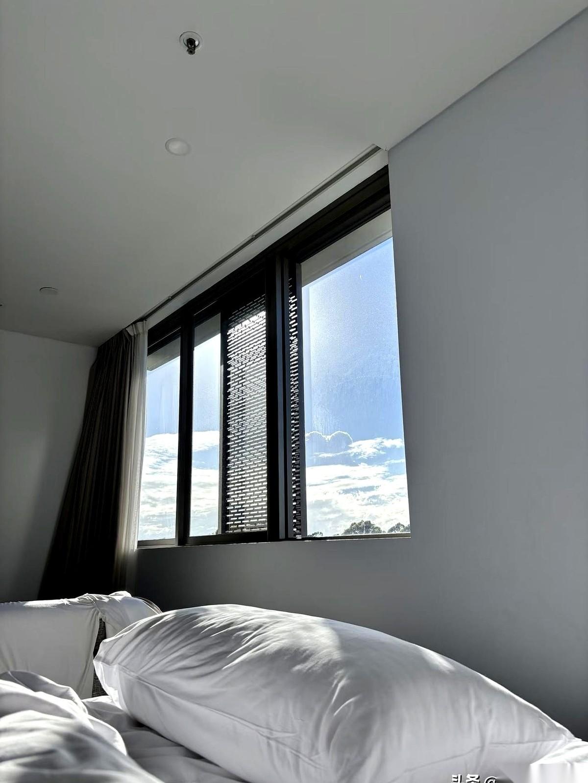 就离谱！现在留学回来的人，一个个都愁眉苦脸的，哪儿还有以前那股子“镀金”的劲儿？