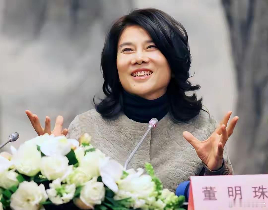 格力暗战落幕！周乐伟投案，3年险些亏光800亿，董明珠有多狠？接棒董明珠，一度执
