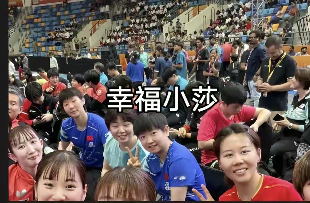 小莎在哪里
幸福在哪里
花开在哪里
春风在哪里……

这就是孙颖莎的人气
你说是