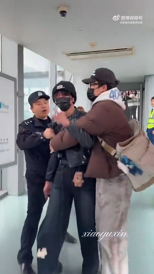 穆祉丞气红温了穆祉丞被私生气到红温看得出穆祉丞很生气了，气的红温了都！时代峰峻的