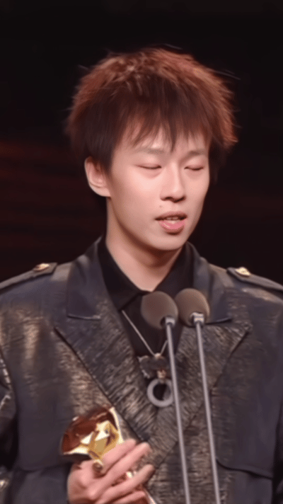林高远 感谢国乒队对我的培养 所得皆所配，登高不傲，居低不怨，林高远！ 