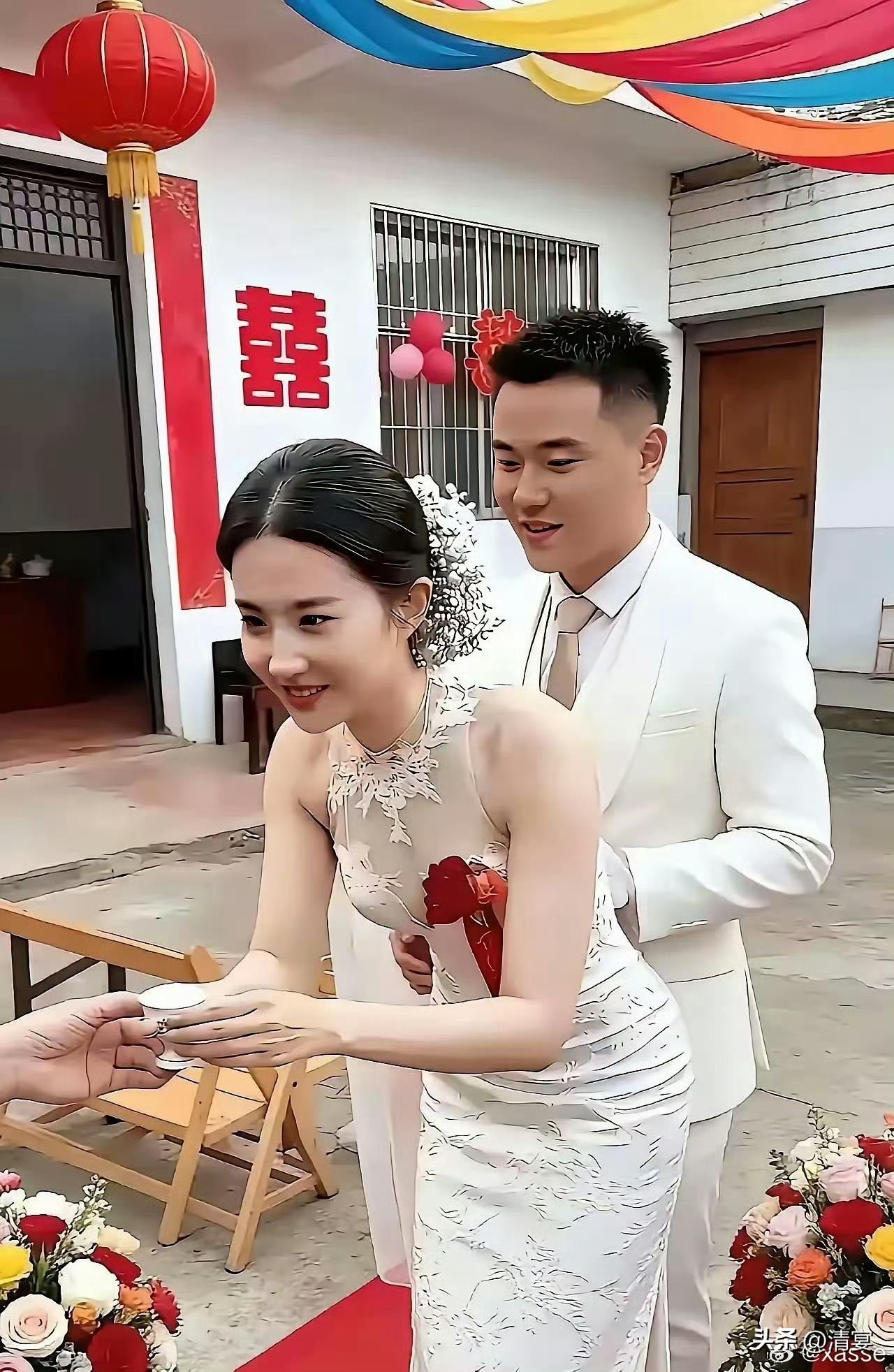 新娘形似刘亦菲，都说新郎好福气，让人嫉妒 ​​​