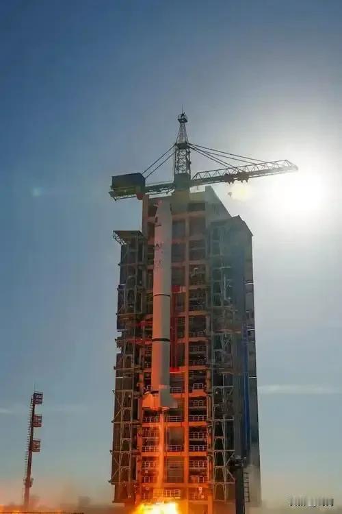 就在刚刚，
 
中国航天正式宣布，
 
1月31日中午12点01分，酒泉卫星发射