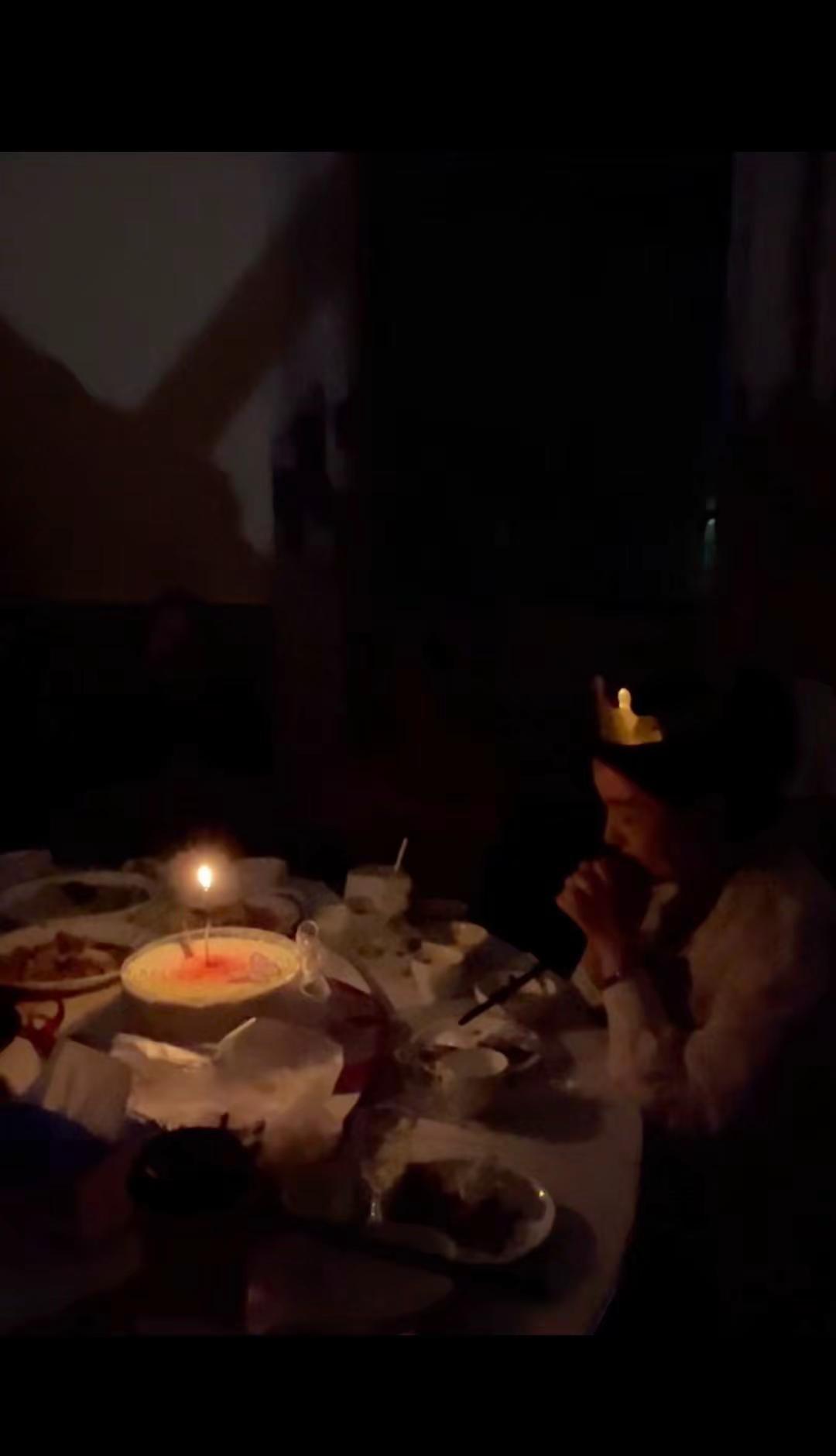 亲爱的女孩，人生的这一年与上一年或下一年并没有分别，都有困难，都有喜悦，重要的是
