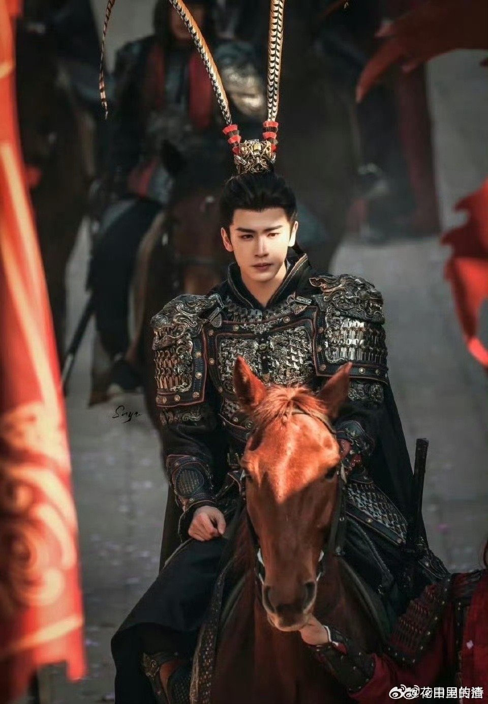 张凌赫海外人气暴涨张凌赫ins涨粉14万 14万涨粉见证实力！《逐玉》让他海外刷