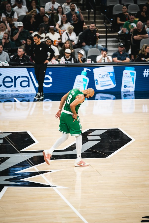 小白第三节砍下19分波士顿凯尔特人 ｜DifferentHere ｜凯尔特人vs