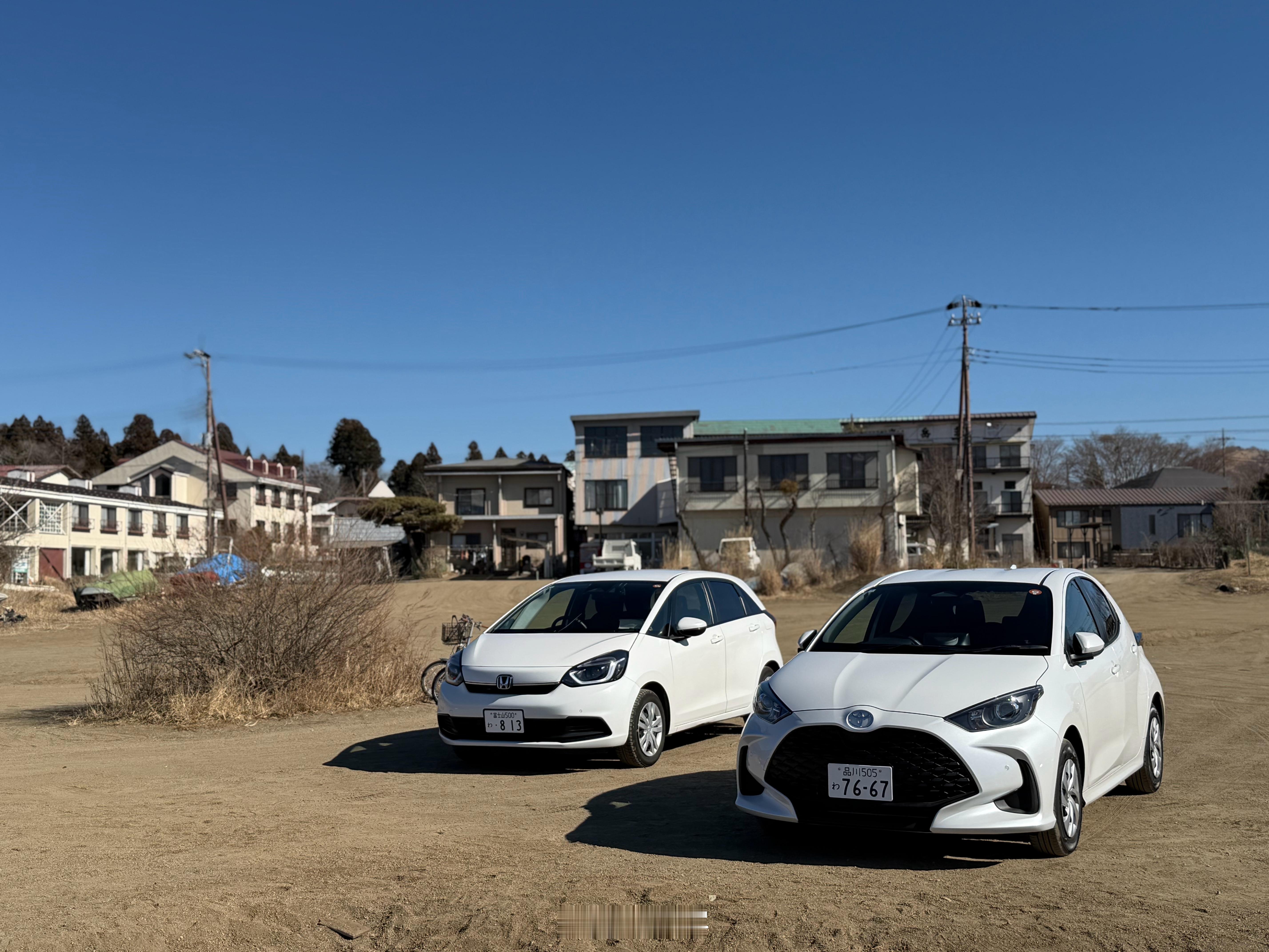 一股子编辑味儿，难道同级双车在一起就想拍